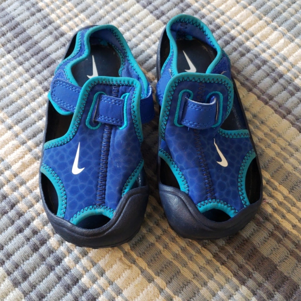 Toddler Water Shoes size 9